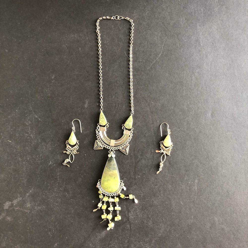 Handcrafted Peruvian Wire-Work Necklace Earrings Set Green Serpentine Artisan